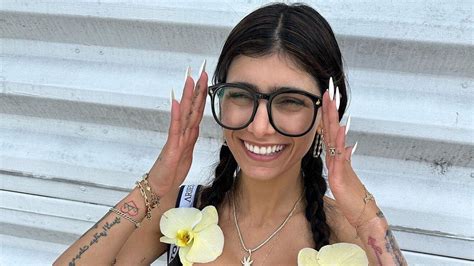 mia kalipha porno|Mia Khalifa